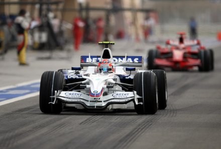 W 2008 roku w Bahrajnie Robert Kubica wywalczył pole position /AFP