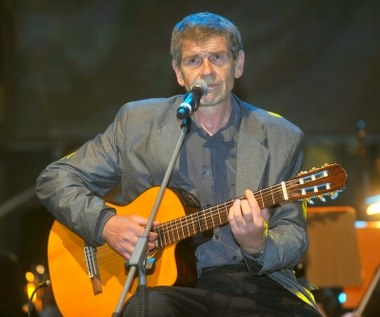 W 2011 roku Dyblik wydał płytę "Bandycka dusza" z odeskimi pieśniami więziennymi, zaś w 2012 "Dwa brzegi" - album poświęcony rosyjskim utworom wojennym.

- Wiem, że śpiewanie po rosyjsku w obecnych czasach jest nielogiczne. Jednak brak logiki zawsze mnie pociągał, dlatego być może zostałem piosenkarzem radzieckim. Lubię obserwować twarze starszych ludzi, którzy raptem słyszą dawno zapomniane piosenki swojego dzieciństwa. Często śpiewają razem ze mną. To, że występuję na ulicy, jest dla mnie potwierdzeniem mojej wolności. Chcę śpiewać - biorę gitarę, siadam na ławce i śpiewam. To proste i nie ma potrzeby, by finansowała to Unia Europejska, a patronatem obejmował minister kultury - Dyblik mówił "Tele Tygodniowi".

 