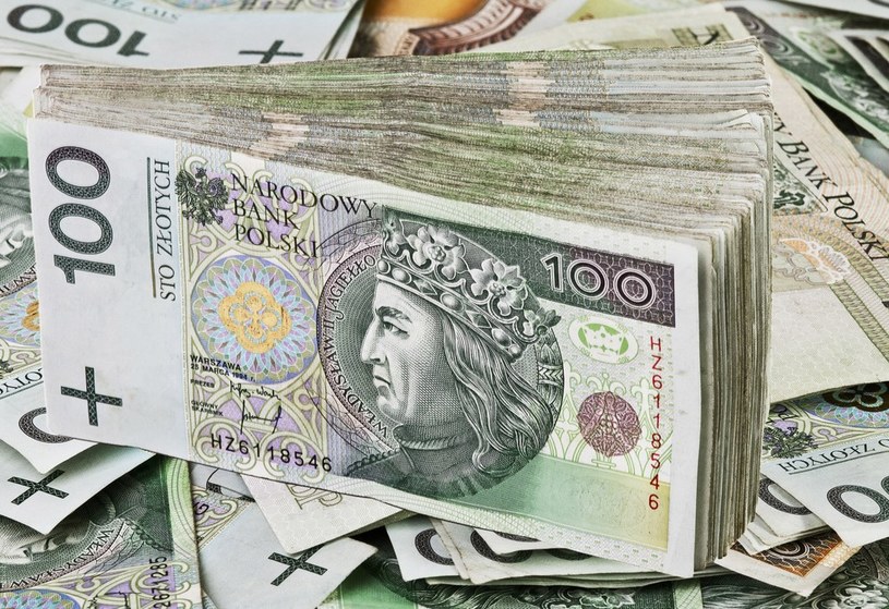 W 2012 roku mediana całkowitego wynagrodzenia brutto wyniosła 4000 zł, fot. Leszek Kotarba /Super Express
