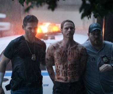 W 2014 roku Bana zagrał w horrorze "Zbaw nas od złego". Wcielił się w nowojorskiego policjanta, który ma za zadanie uchronić miasto od pogrążenia się w totalnym chaosie. Aktor powiedział, że zdjęcia na Bronksie, gdzie toczy się akcja "Zbaw nas ode złego", były trudne, ale miały swoje plusy.

"Bronks był wielkim wyzwaniem. Kręciliśmy w realnych lokalizacjach, tak więc z punktu widzenia produkcji, było świetnie. Wszystko, co możecie zobaczyć w filmie wygląda dziwnie i nieswojo. W rzeczywistości właśnie tak tam jest, więc było warto" - stwierdził artysta.