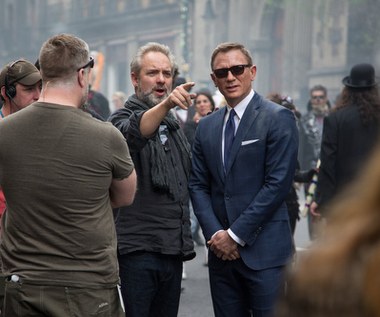 W 2015 r. odbyła się premiera kolejnego filmu o Bondzie, wyreżyserowanego przez Mendesa. Mimo sukcesu komercyjnego poprzedniej części, Brytyjczyk początkowo nie chciał podjąć się pracy nad "Spectre". "Mam liczne zobowiązania teatralne. Pracuję m.in. nad spektaklami 'Charlie i fabryka czekolady' oraz 'Król Lear', a one wymagają pełnego skupienia" - tłumaczył dziennikarzom. Ostatecznie - po dłuższych negocjacjach z producentami - przyjął propozycję. "Spectre" przyniósł mu Europejską Nagrodę Filmową dla najlepszego filmu europejskiego, przyznaną w plebiscycie publiczności.