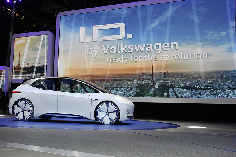 W 2016 roku na salonie w Paryżu Volkswagen pokazał futurystyczny model Studie I.D /Informacja prasowa