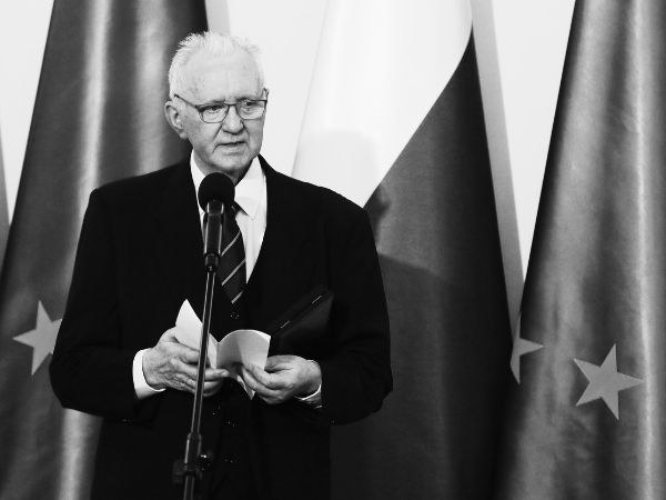 W 2016 roku profesor Jerzy Bartmiński odebrał Medal „Zasłużony dla Polszczyzny" /Tomasz Gzell /PAP