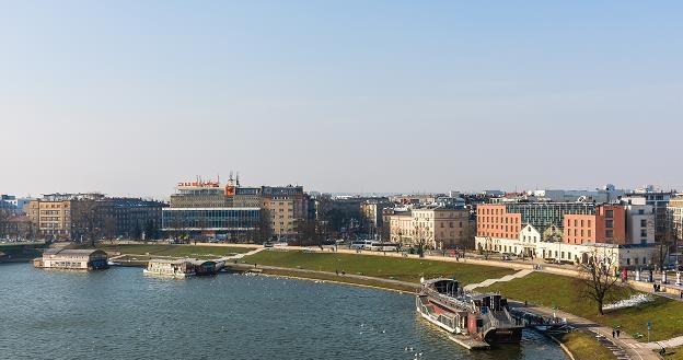 W 2018 r. nowych obiektów pojawiło się w Krakowie rok do roku 8,5 proc. więcej. Z prawej Sheraton /&copy;123RF/PICSEL