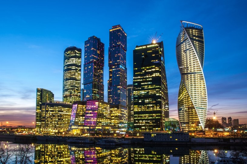 W 2022 r. w Rosji przybyło kilkadziesiąt tysięcy milionerów. Na zdj. centrum finansowe w Moskwie /123RF/PICSEL