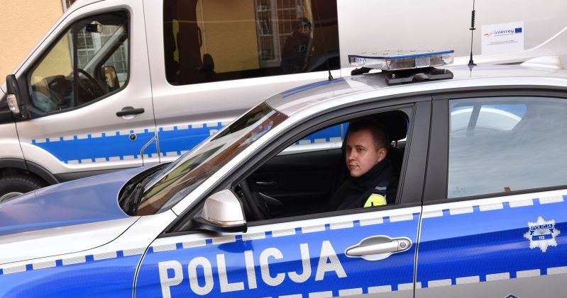 W 2022 roku flotę policji zasili 100 nieoznakowanych radiowozów /Policja