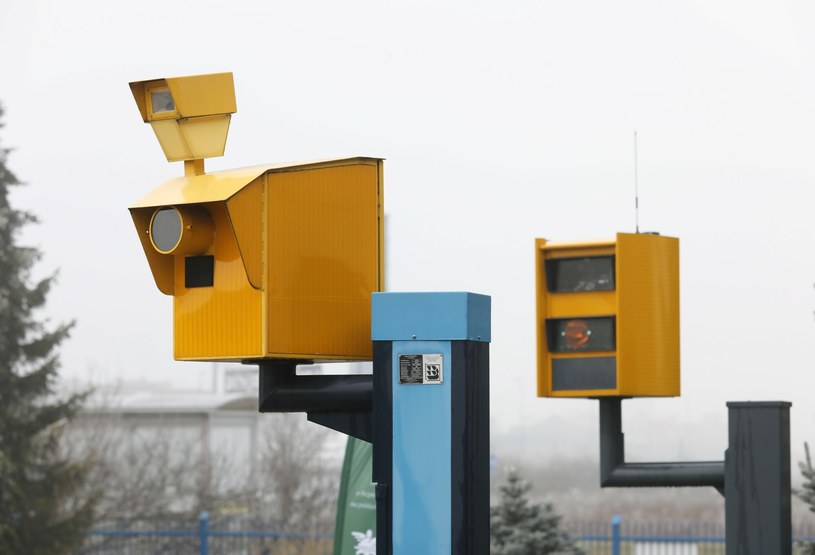 W 2023 roku roku same fotoradary zanotowały ponad 600 tys. wykroczeń. Rekordy bije jednak odcinkowy pomiar prędkości na autostradzie (A4 w okolicach Wrocławia). W tym roku pojawią się aż trzy nowe /Piotr Molecki /East News