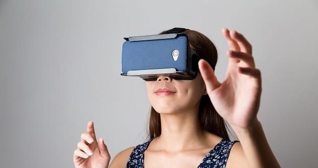 W 2025 roku rynek wirtualnej rzeczywistości może wyprzedzić rynek telewizyjny /&copy;123RF/PICSEL