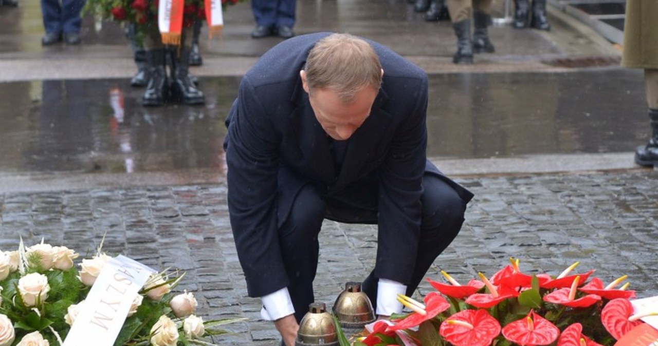 W 4. rocznicę katastrofy smoleńskiej: Oficjalne uroczystości na Powązkach