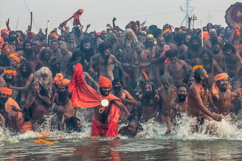 W Allahabadzie co 12 lat od-bywa się wspaniała uroczystość: Kumbhamela /Getty Images