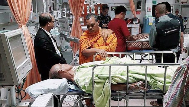 W ataku rannych zostało także dwóch innych mnichów / 	STR   /PAP/EPA