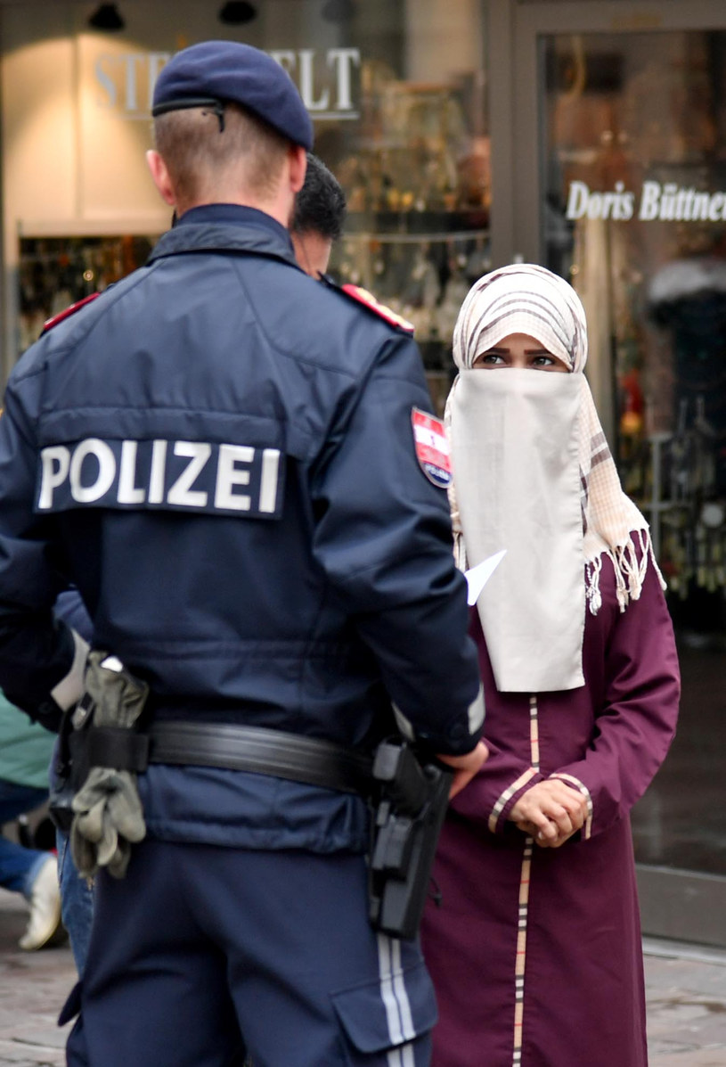 W Austrii obowiązuje zakaz zasłaniania twarzy w miejscach publicznych /Barbara Gindl /AFP