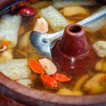 W Azji dodają nawet do rosołu, bo to owoc "długowieczności". To miód na serce i wątrobę 