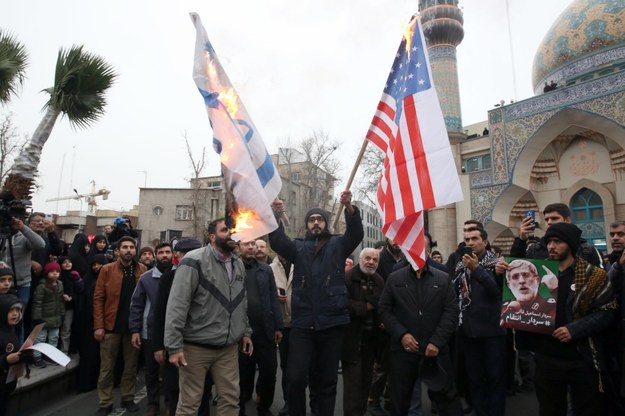 W Bagdadzie doszło do antyamerykańskich protestów podczas uroczystości pogrzebowych Sulejmaniego /Abedin Taherkenareh   /PAP/EPA
