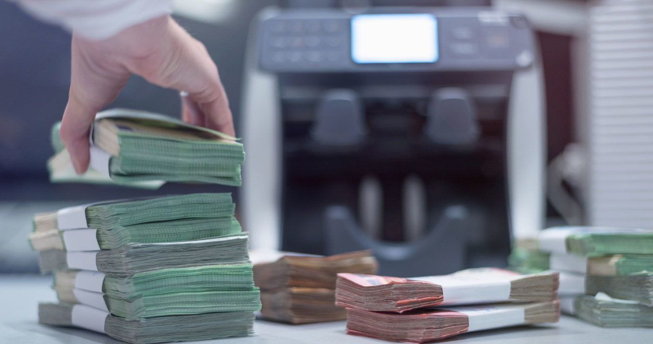 W bankach zapowiada się ostre cięcie kosztów. /123RF/PICSEL
