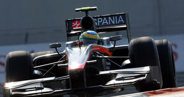 W barwach HRT jeździ Bruno Senna /AFP