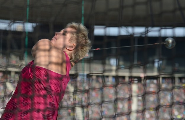 W Berlinie Anita Włodarczyk poprawiła rekord świata w rzucie młotem /Rainer Jensen /PAP/EPA