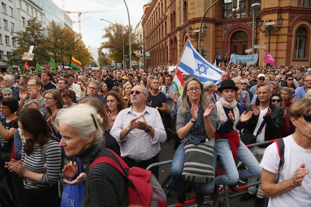 W Berlinie protestowało ponad 10 tys. osób /Adam Berry /PAP/EPA