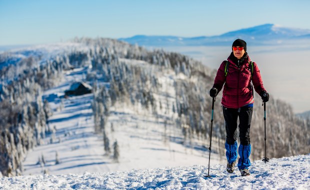 W Beskidach leży sporo śniegu. Warunki na szlakach są trudne