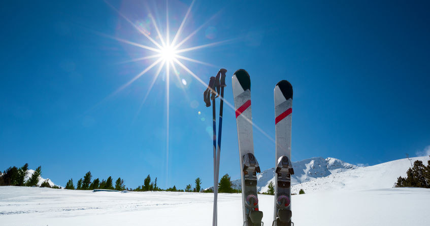 W Beskidach można już jeździć na nartach, ale jest drożej niż rok temu /123RF/PICSEL