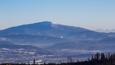 W Beskidach ślisko, mokro i błotniście. 90 cm śniegu na Babiej Górze