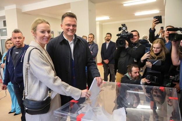 W Białymstoku głosował Szymon Hołownia /Artur Reszko /PAP