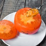 kaki W Biedronce i Lidlu są regularnie w promocji. Poprawiają wzrok i trawienie, mają niewiele kalorii