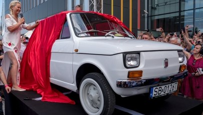 W Bielsku-Białej odsłonięto "malucha", który trafi do Toma Hanksa