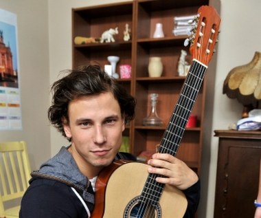 W bieżącym roku Pawłowski wrócił na telewizyjny ekran występem w serialu "Dziewczyny ze Lwowa". W roli chłopaka jednej z głównych bohaterek aktor zaliczył także wokalny debiut - zaśpiewał ukraińską pieśń ludową "Pidmanuła pidweła".