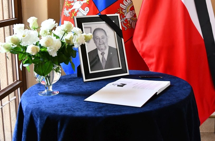 W bocheńskim starostwie można wpisać się do księgi kondolencyjnej /Powiat bocheński /facebook.com