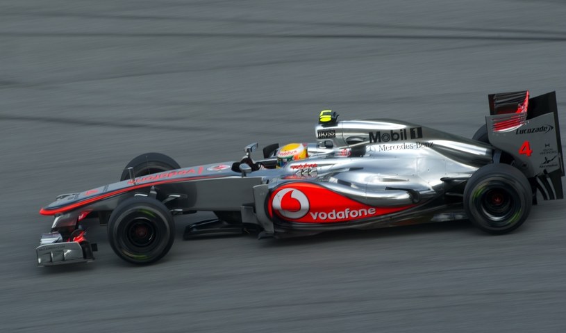 W bolidzie Hamiltona zepsuła się skrzynia biegów /AFP
