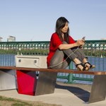 W Bostonie powstaną ławki, które naładują ci telefon