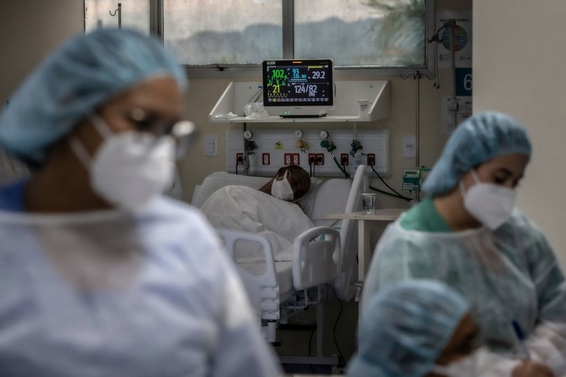 W Brazylii dobowa liczba zgonów najwyższa od początku pandemii /ANDRE COELHO/AFP/East News /East News