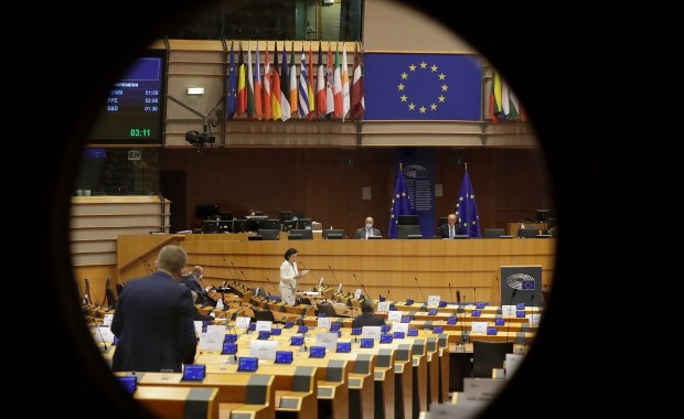 W Brukseli o Polsce. Ostre komentarze ws. sytuacji osób LGBT, krytyka za "oddalanie się od wartości europejskich"