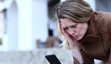 W całej Polsce dostają takie SMS-y. Po odczytaniu przejmują konta bankowe