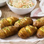 W całym domu unosi się piękny zapach. Nacinane ziemniaczki rozpływają się w ustach