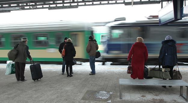 W całym kraju odbył się w piątek ostrzegawczy strajk kolejowych związków zawodowych /PAP