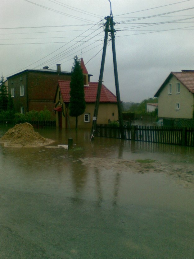 W Chełmie Małym doszło do zalania wielu domostw, fot. Szymon &nbsp; /Gorąca Linia RMF FM