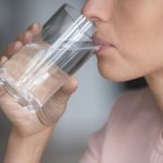 W Chinach piją ciepłą, a nawet gorącą. Taka woda podkręca metabolizm i wspiera jelita