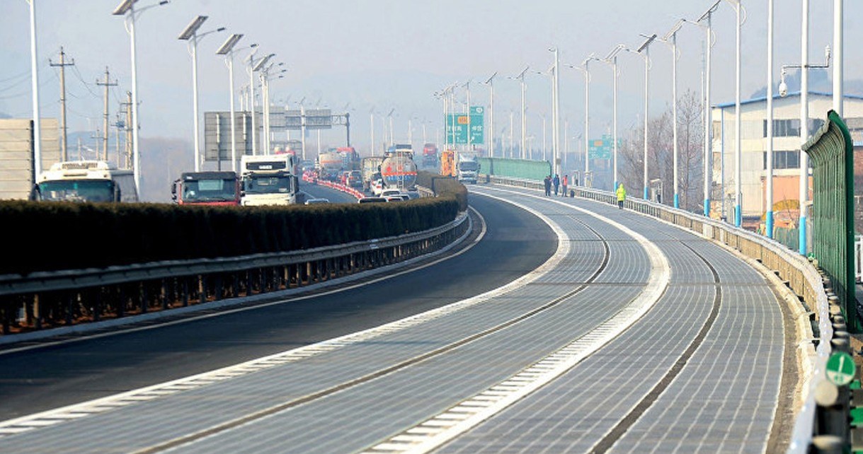 W Chinach powstaje najdłuższa na świecie solarna autostrada /Geekweek