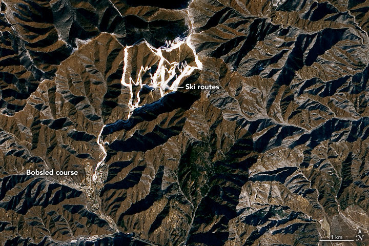 W Chinach śnieg tylko na olimpijskich stokach /NASA Earth Observatory /NASA
