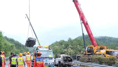 W Chinach zawaliła się autostrada. Coraz więcej ofiar
