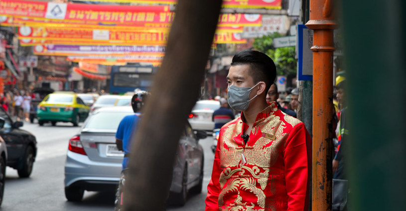W chińskiej modzie ulicznej często spotykane są tradycyjne elementy /123RF/PICSEL