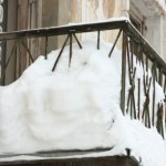 W chłodne dni trzymasz jedzenie na balkonie? Uważaj, możesz to przypłacić zdrowiem