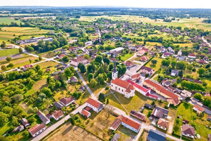 W Chorwacji sprzedają domy za 57 groszy. Oto jakie stawiają warunki 