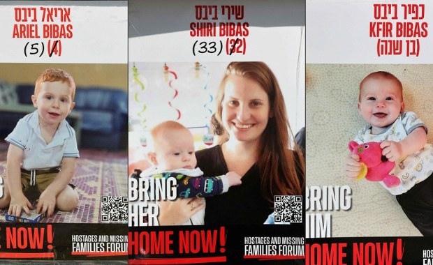 W chwili porwania mieli 9 miesięcy i 4 lata. Ciała maleńkich braci wróciły do Izraela 