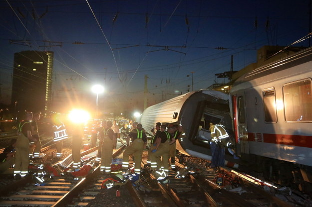W chwili wypadku pociągi jechały z niewielką prędkością /MARKUS PROSSWITZ /PAP/EPA