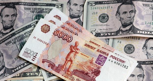 W ciągu 48 godzin Bank Centralny Federacji Rosyjskiej sprzedał waluty na łączną kwotę 11,3 mld USD /&copy;123RF/PICSEL