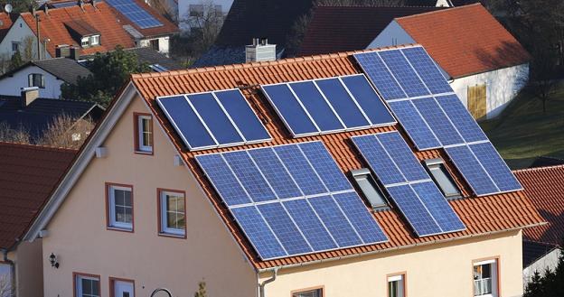 W ciągu dziewięciu lat branża energii solarnej zgarnie 30 mld złotych /&copy; Panthermedia