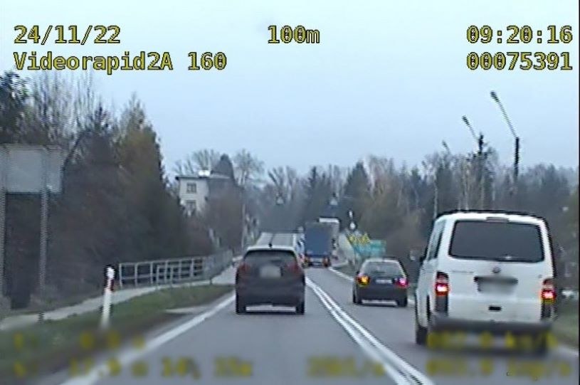 W ciągu kilkudziesięciu sekund kierowca "zdobył" ogromną ilość punktów karnych. /Policja Podkarpacka /Policja